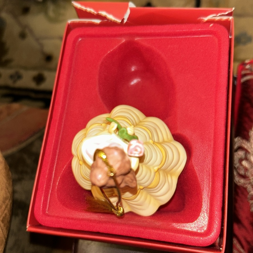 Belle Lenox ornament - Picture 5 of 9